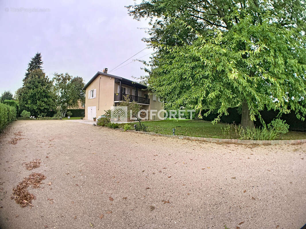 Maison à CERCIE