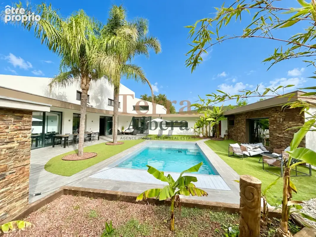 Villa Contemporaine avec piscine, studio indépendant, et grand garage atelier - photo 1