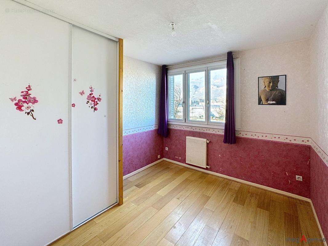 Appartement à LE PONT-DE-CLAIX