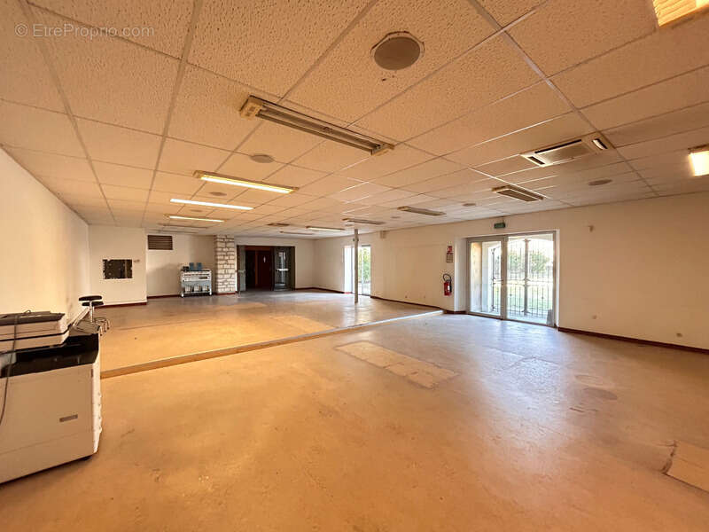 Commerce à PIERRELATTE