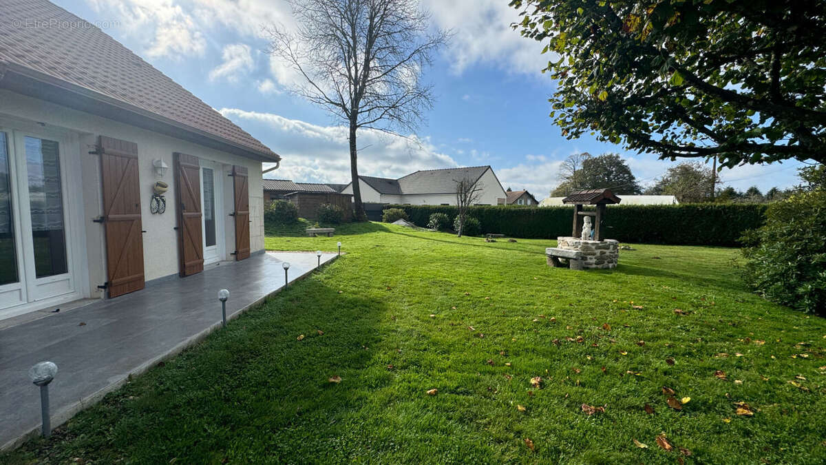 Maison à LA CHAPELLE-TAILLEFERT