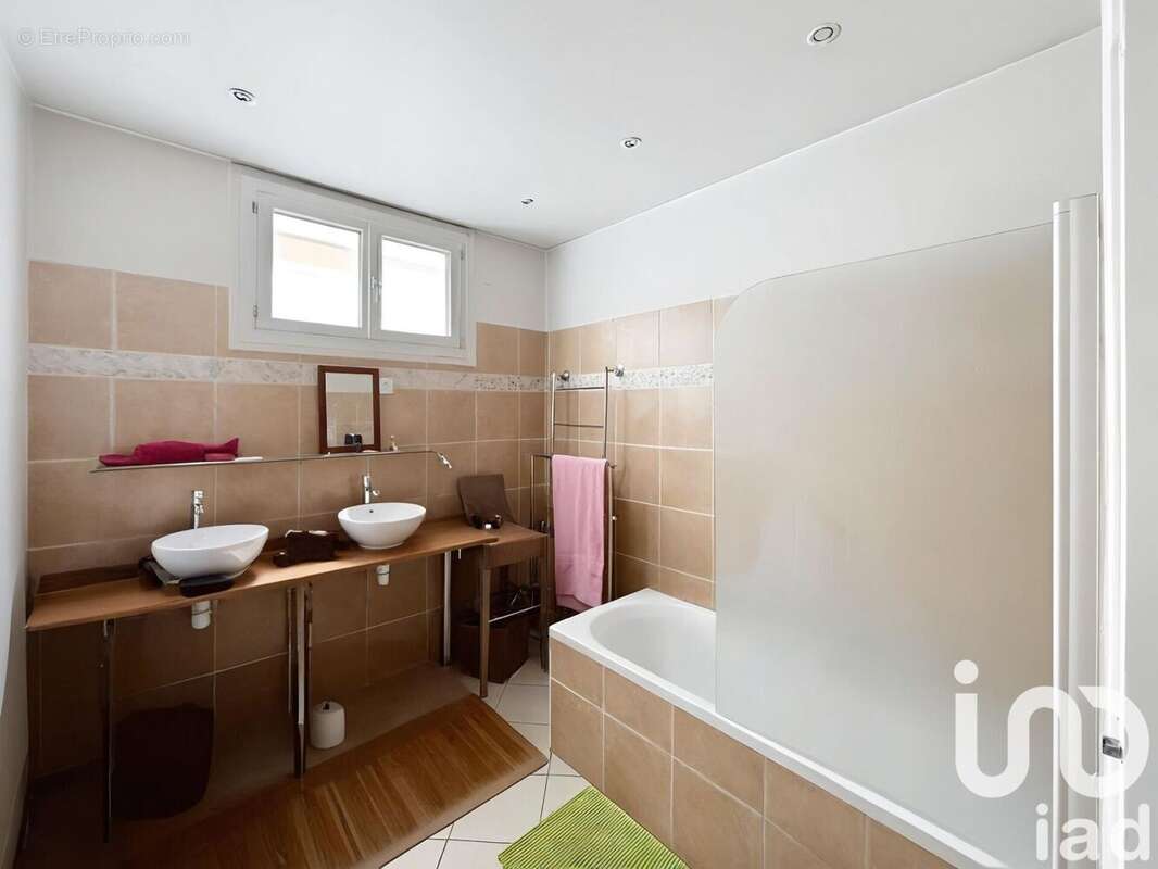 Photo 9 - Maison à MARNES-LA-COQUETTE