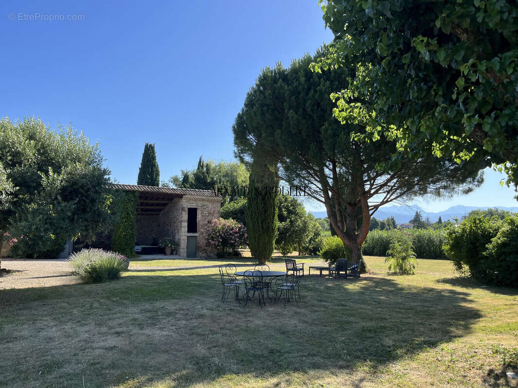 Maison 439 m² à Saint-Gervais-Sur-Roubion  - photo 8