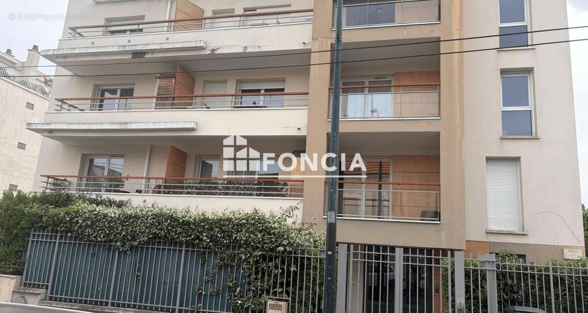 Appartement à SAINT-MAUR-DES-FOSSES