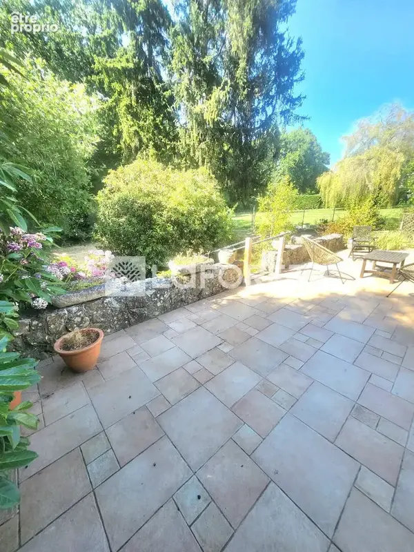Maison 8 pièce(s) 196 m2 - photo 5