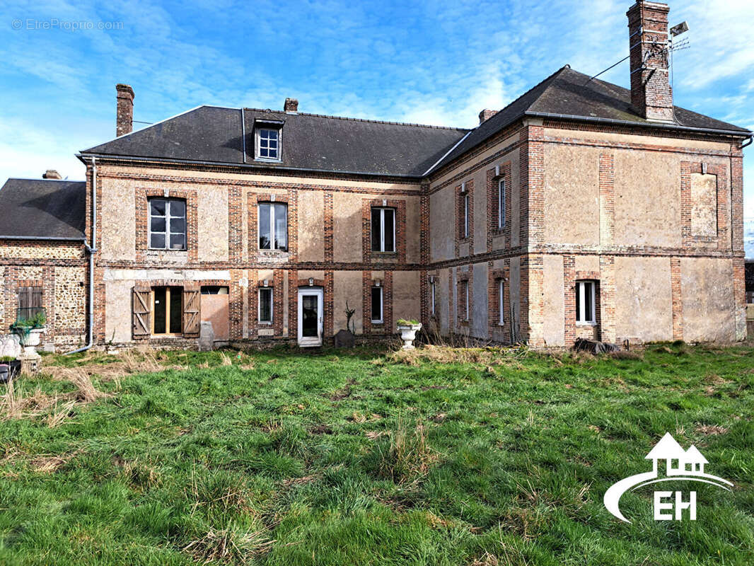 Maison de bourg a restaurer - photo 3