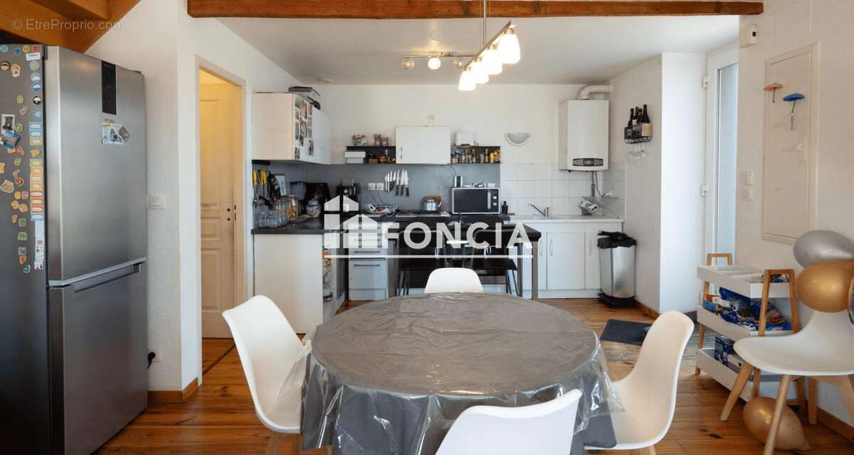 Appartement à BOURG-DE-PEAGE