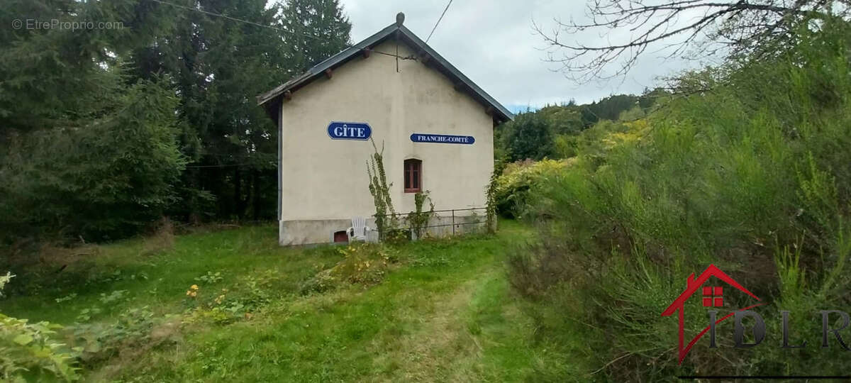 Maison à CORRAVILLERS