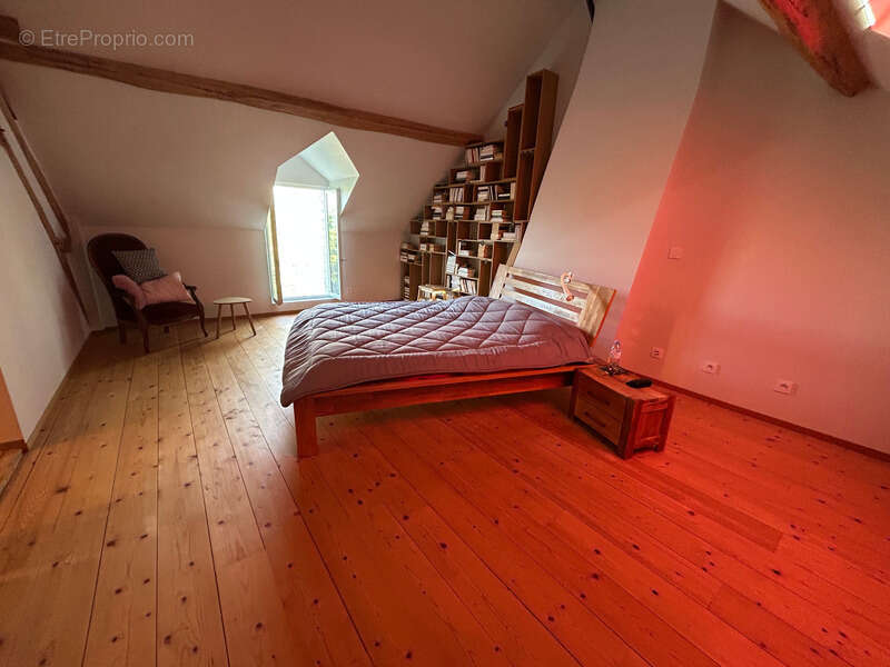 Propriété de charme sur 2 300 m² de terrain arboré sans vis-à-vis offrant calme espace et potentiel exceptionnel CHAMPCEVRAIS (8 - photo 11