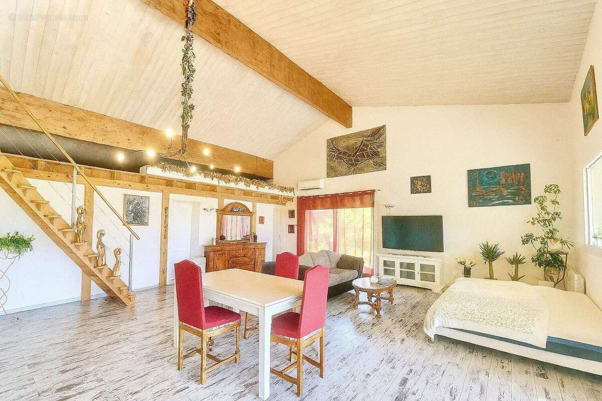 Maison à CASTELCULIER