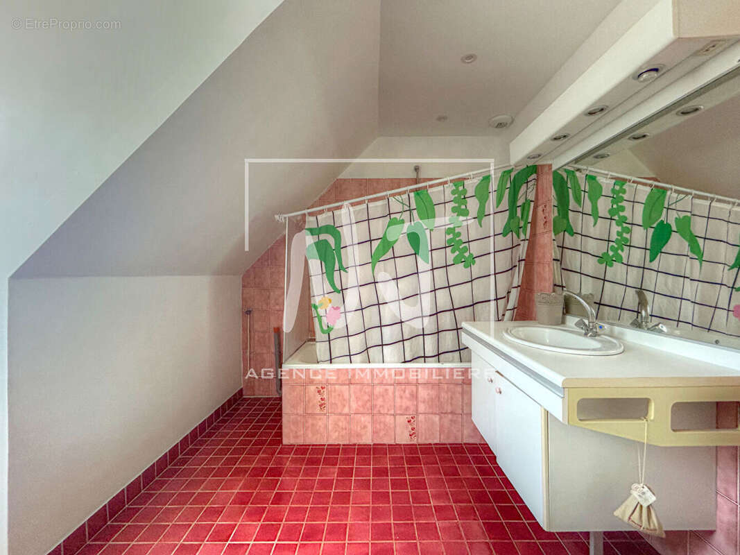 Maison à LES PONTS-DE-CE