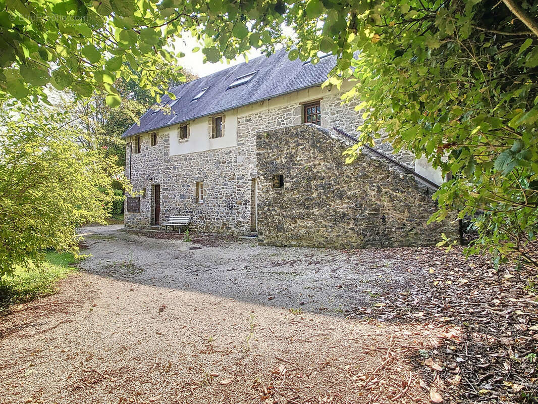 Maison à MONTCUIT