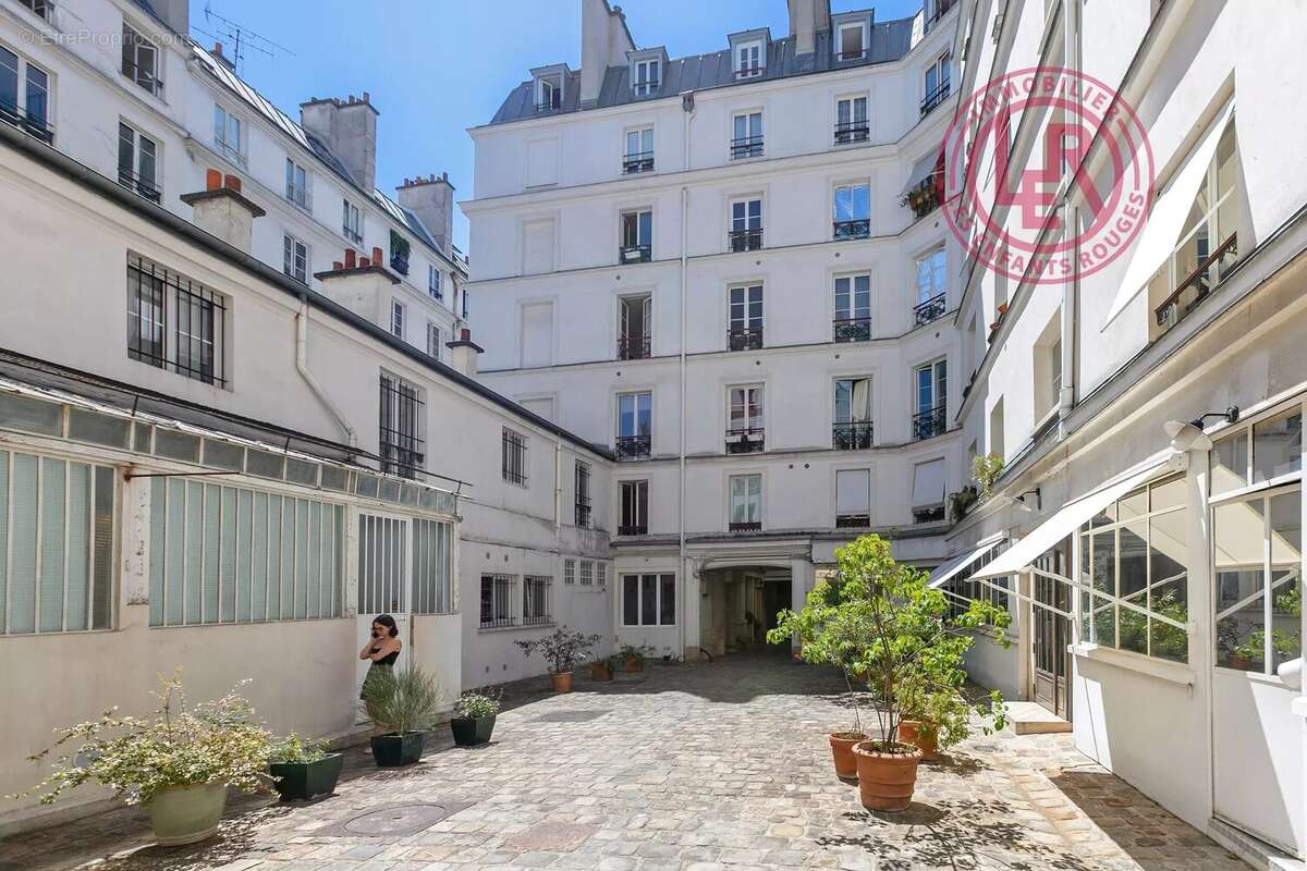 Paris 3ème - Deux pièces avec vue dégagée - photo 8