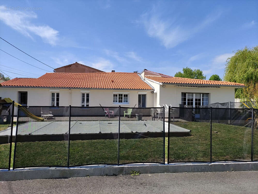 Maison à SAINT-SULPICE-ET-CAMEYRAC