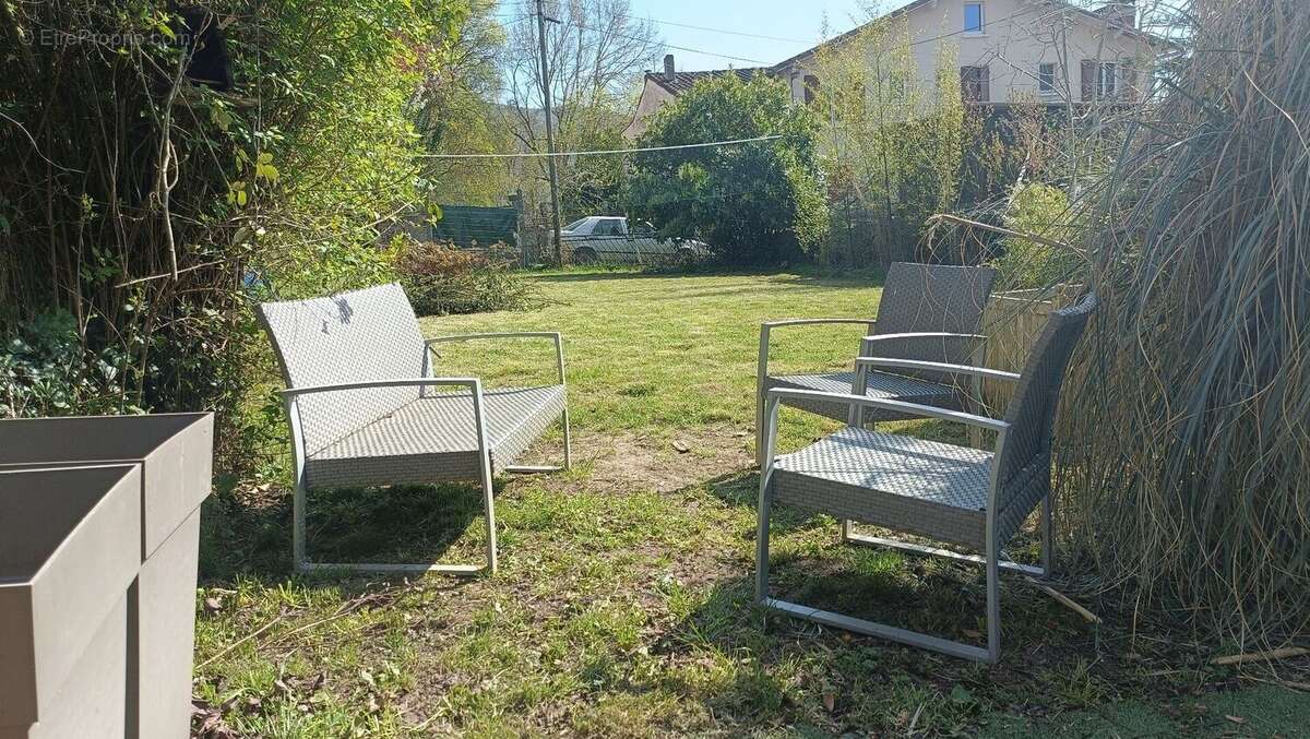 Bien rare - Maison mitoyenne atypique avec terrain constructible - Proche centre-ville - photo 4