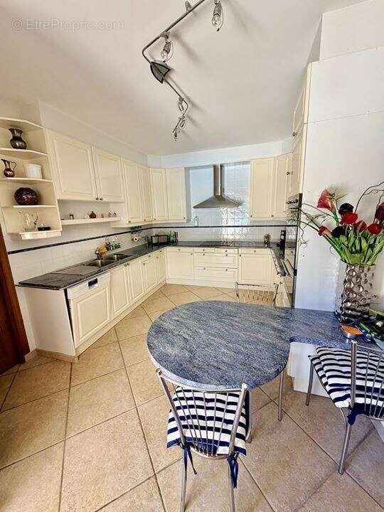 Maison 315 m² à Soulac-Sur-Mer  - photo 3