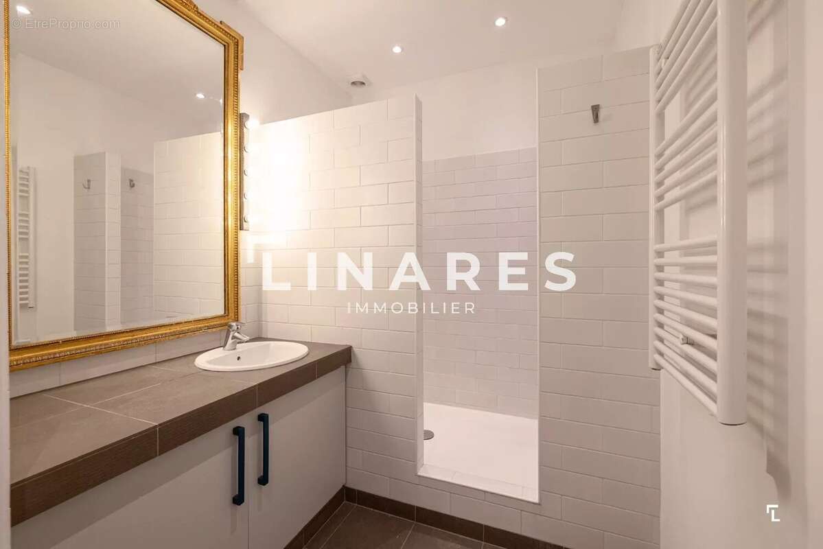 Appartement à MARSEILLE-6E