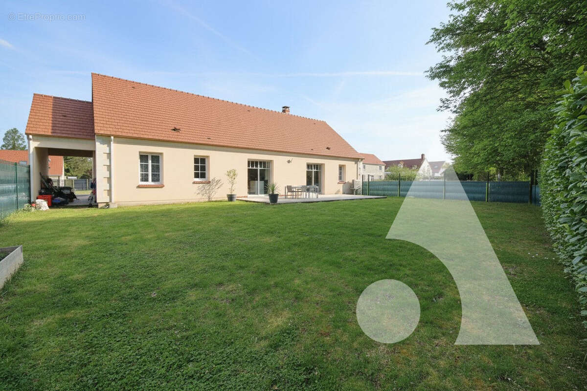 Maison à CRESSONSACQ