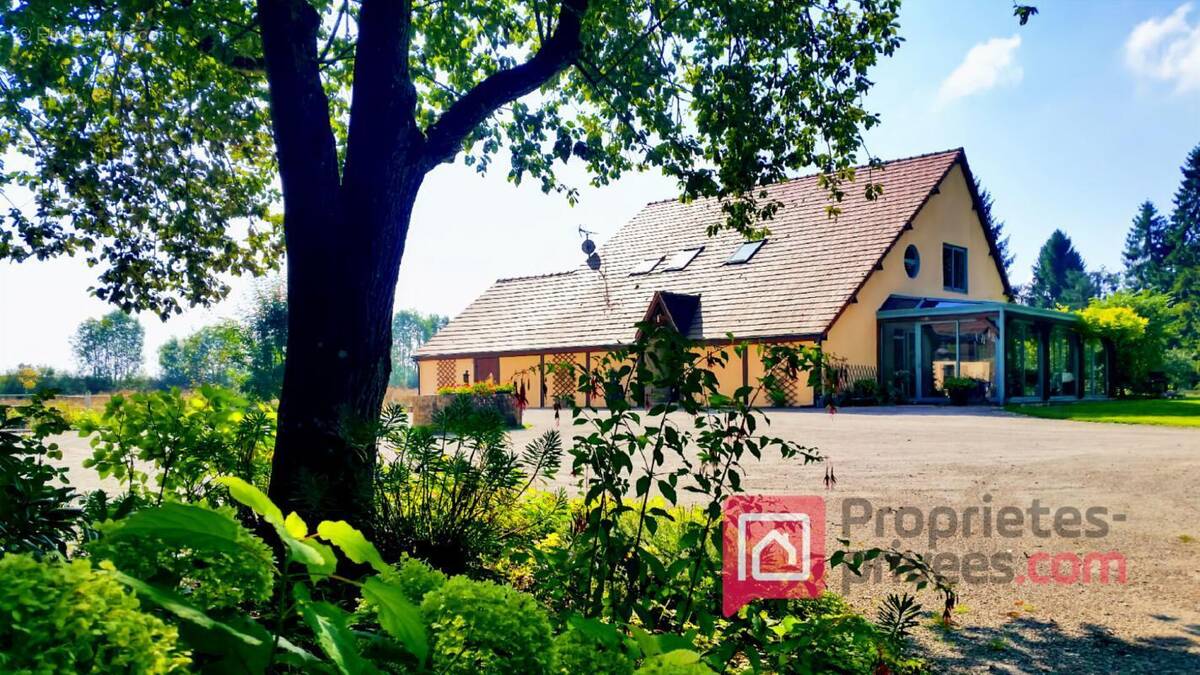 Maison à MERREY-SUR-ARCE