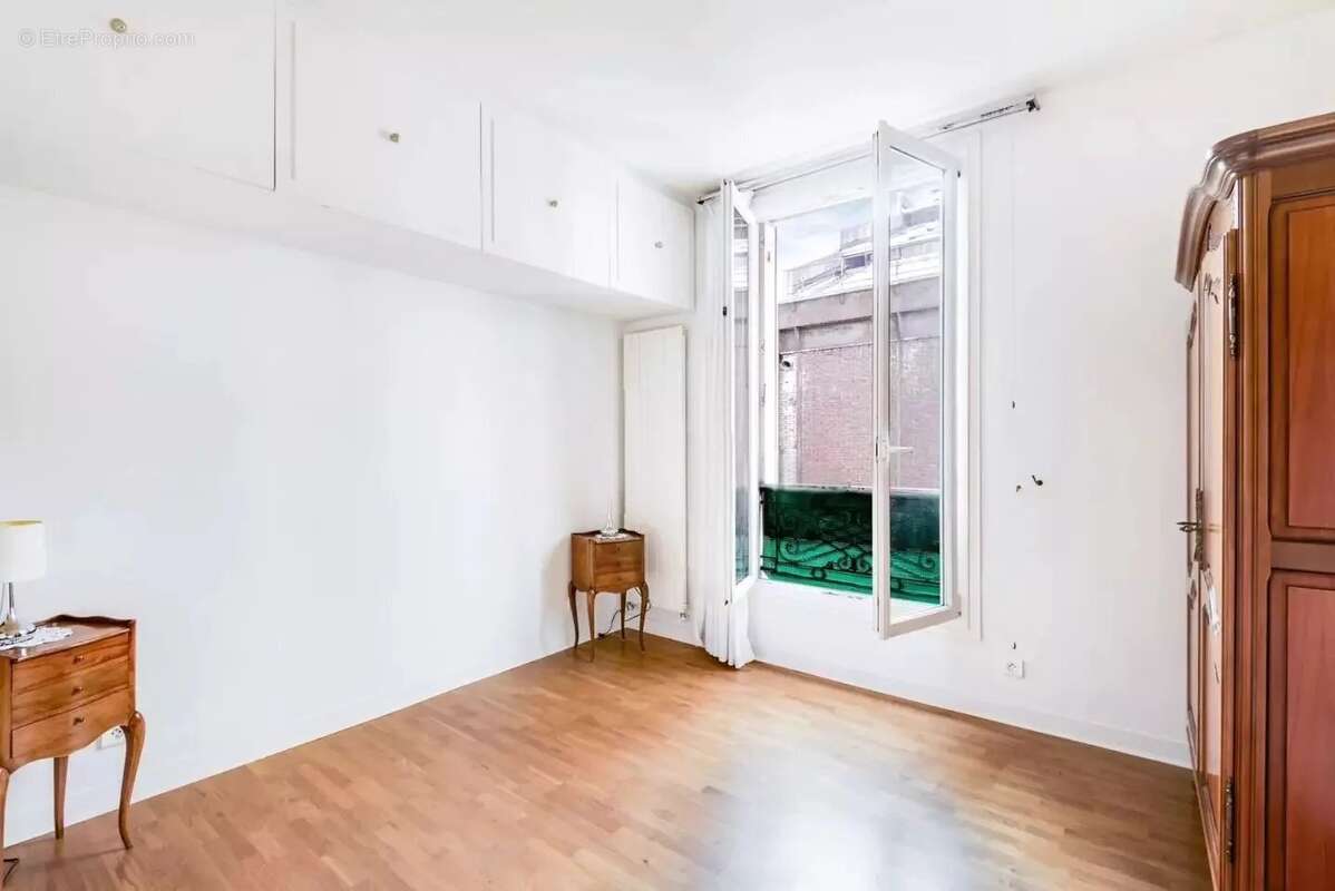 Appartement à PARIS-8E