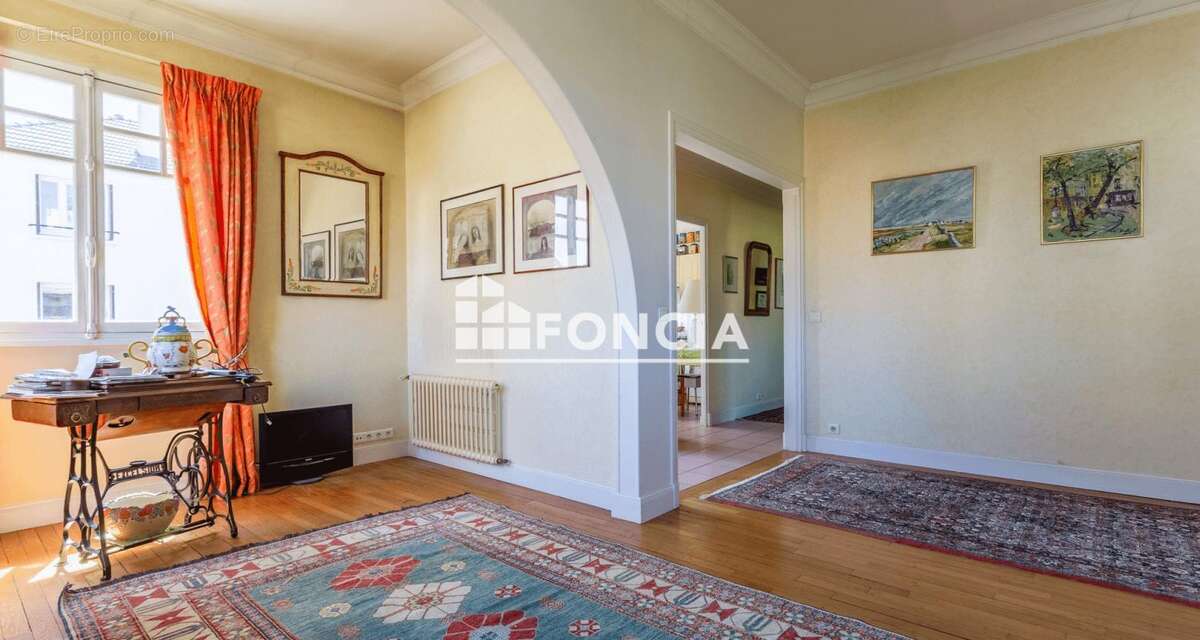 Maison à BOURG-LA-REINE