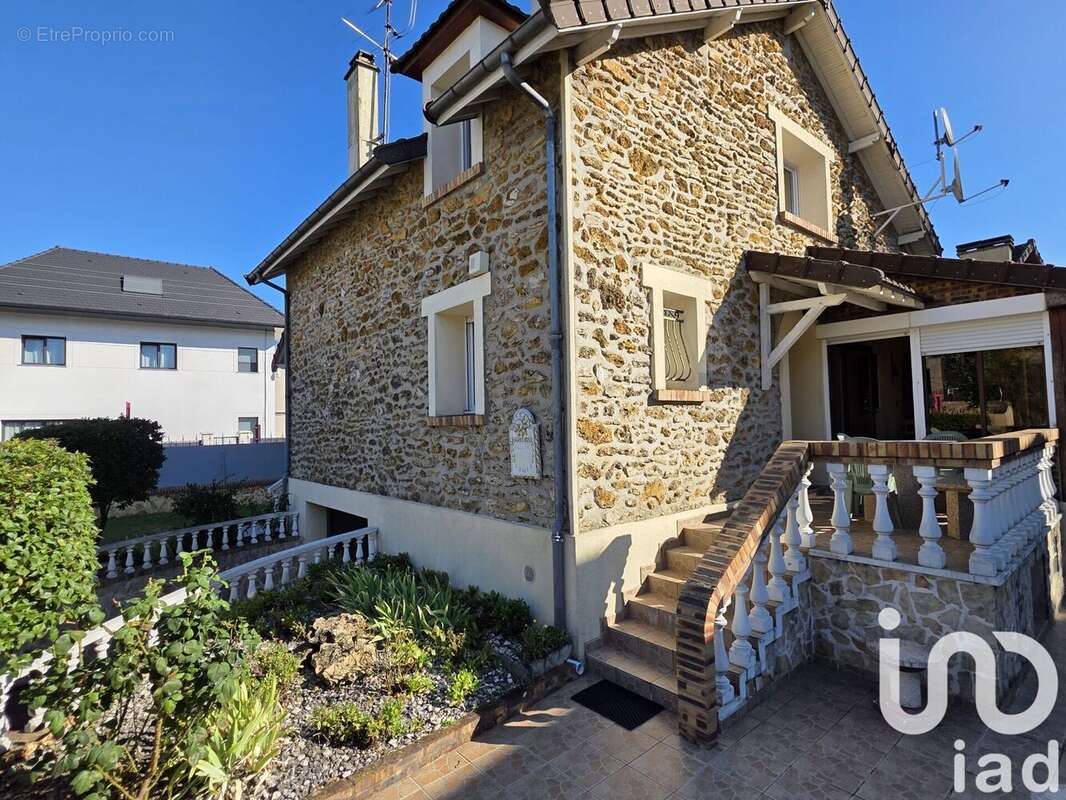 Photo 2 - Maison à LIVRY-GARGAN