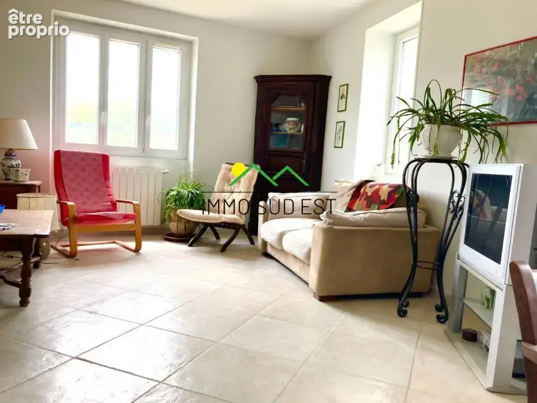 ROCHECOLOMBE – Appartement lumineux de 105 m² au cœur d'un domaine viticole - photo 5