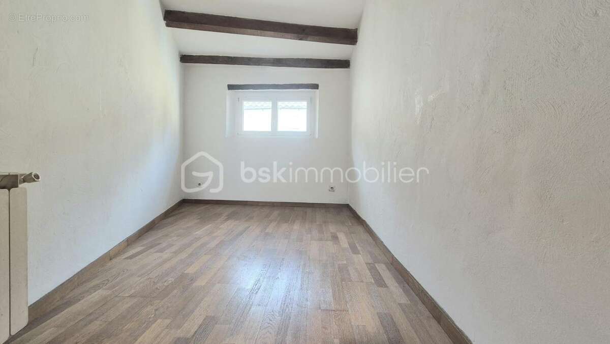 Cuers centre historique - maison de village individuelle de 95 m² - garage - photo 9