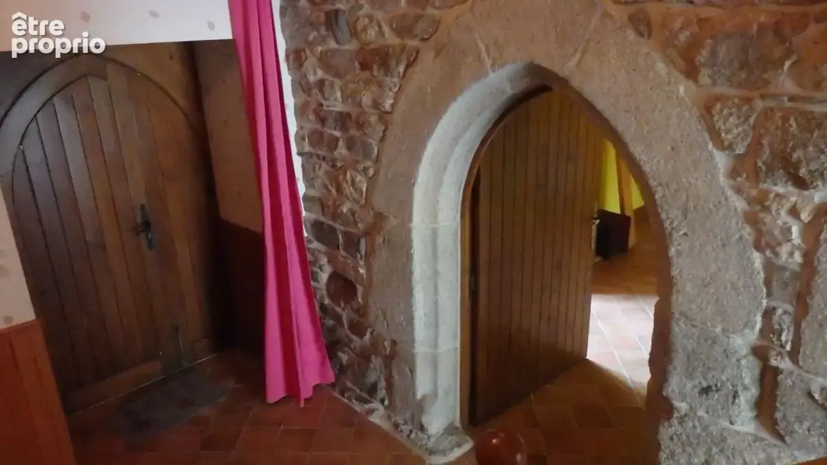 propriété de caractère avec dépendances en pierres et potentiel professionnel - photo 6