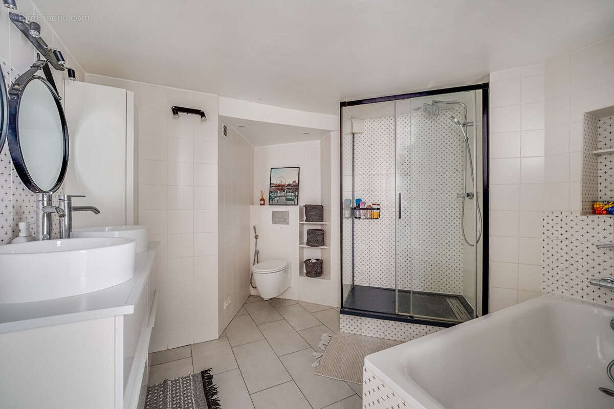 Appartement à PARIS-2E