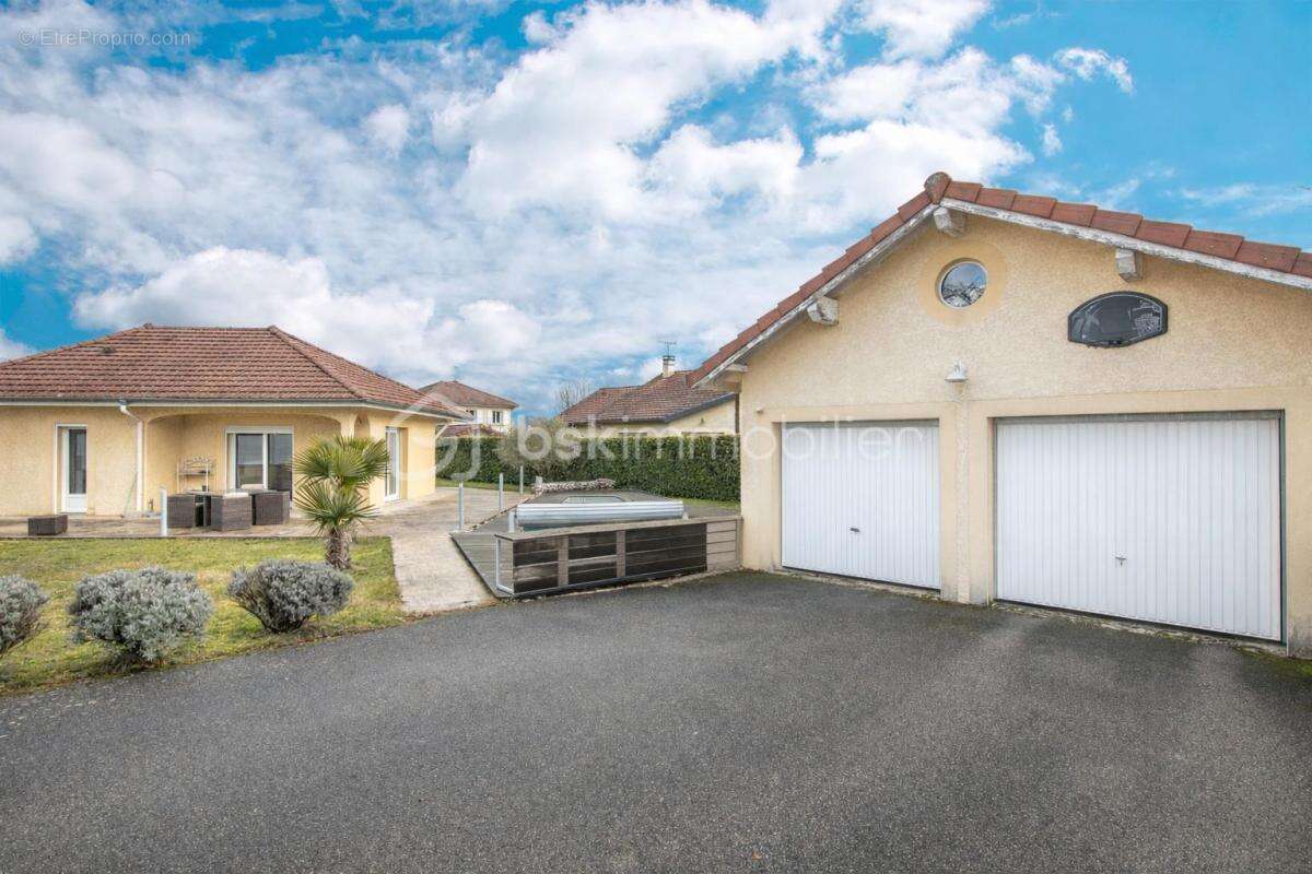 Maison à BEAUCROISSANT