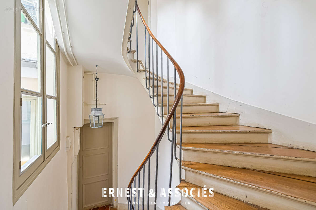 Appartement à PARIS-7E