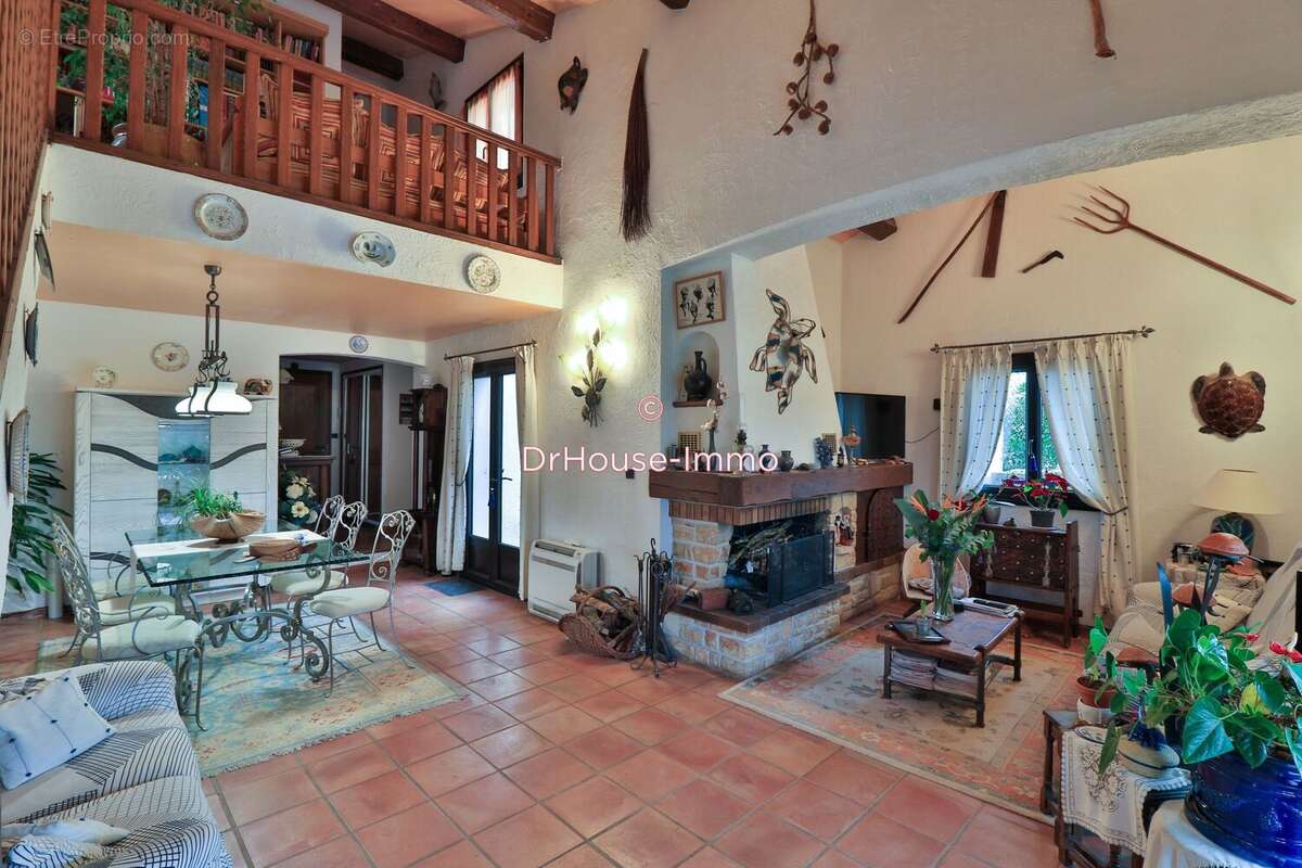 Maison à FORCALQUEIRET