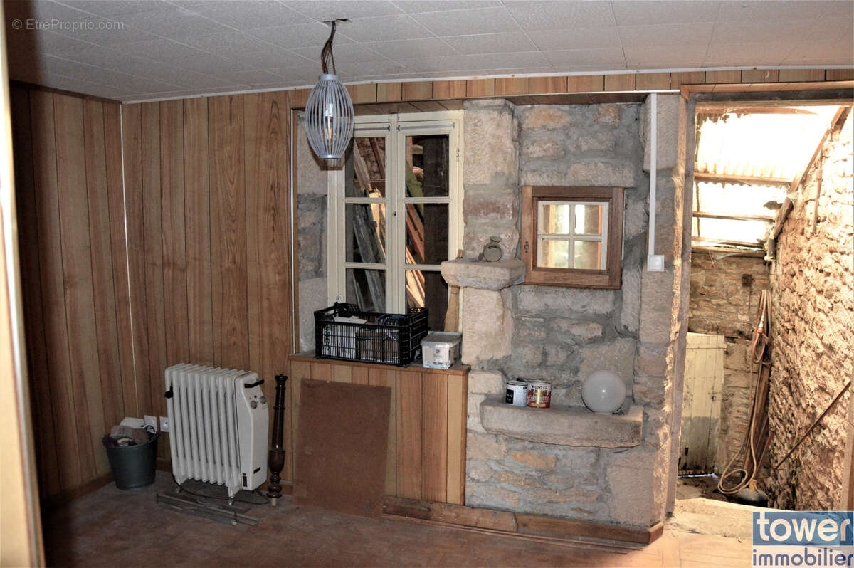 Dans village de caractere ou il fait bon vivre, idéal investisseurs ou grande famille dans leur premier achat - photo 10
