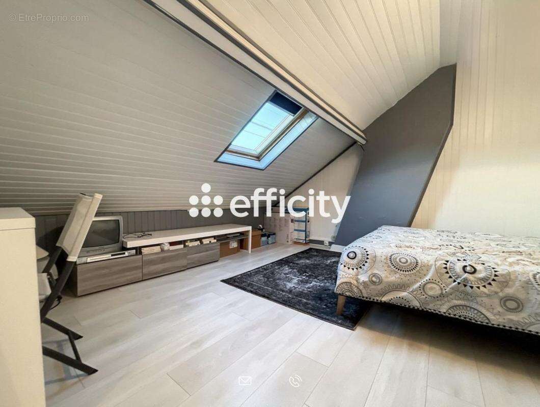 Maison à MARLY-LA-VILLE