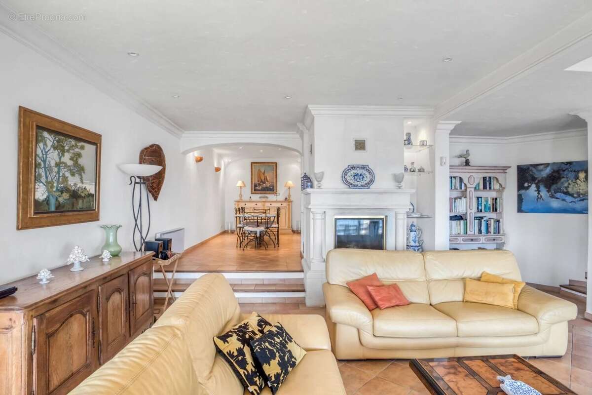 Maison à THEOULE-SUR-MER