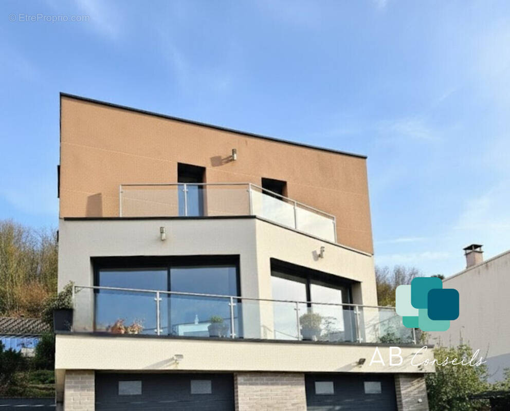 Maison à SAINT-LEGER-DU-BOURG-DENIS