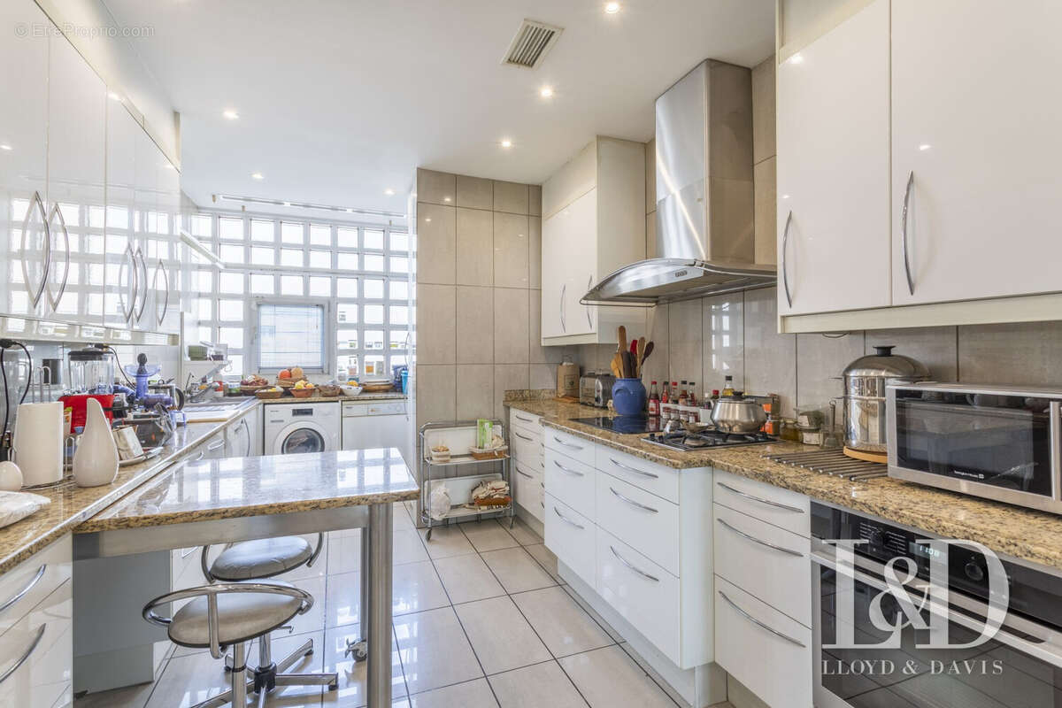 Appartement à MARSEILLE-2E