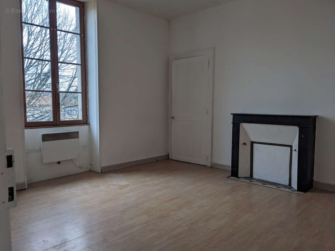 Appartement à ANSAC-SUR-VIENNE