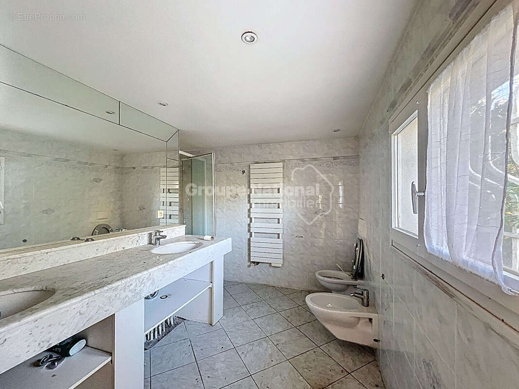 Maison à MANDELIEU-LA-NAPOULE