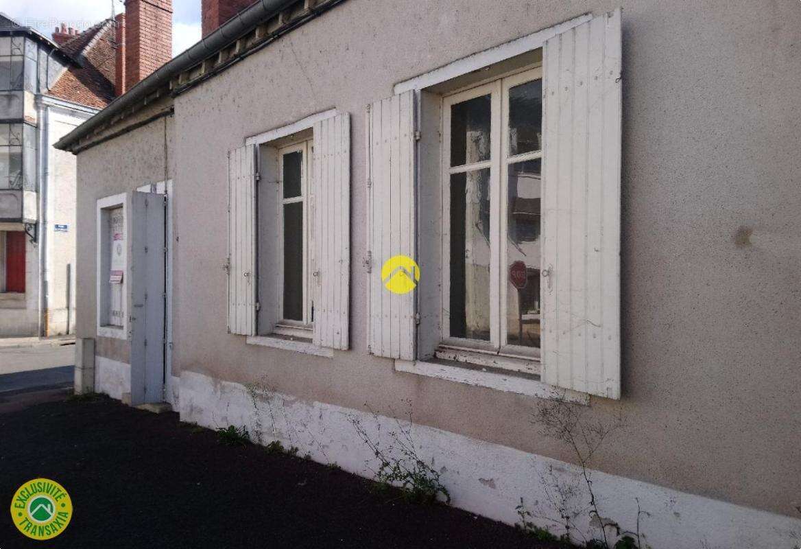 Maison à SAINT-AMAND-MONTROND