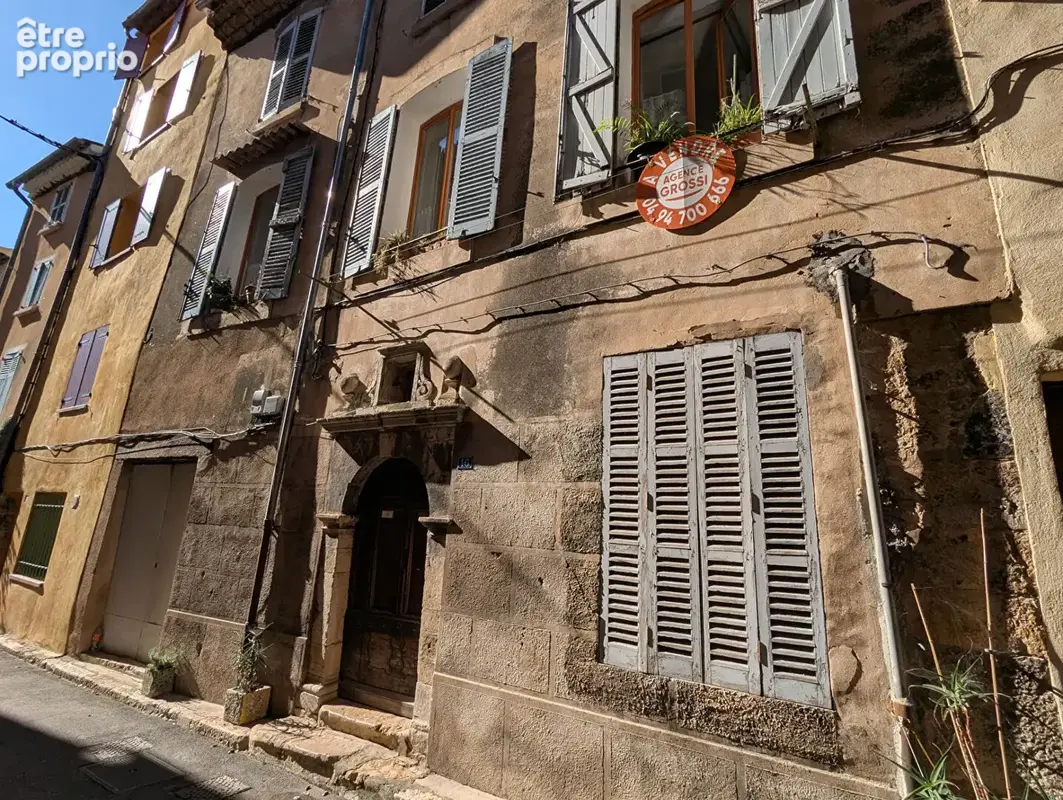 AUPS, charmant appartement situé au premier étage avec remise. - photo 11