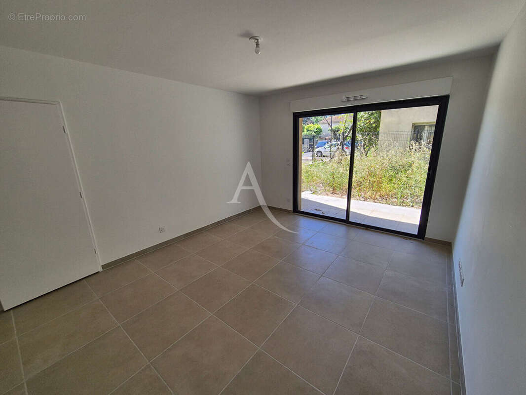 Appartement Neuf Marguerittes 2 pièce(s) 47.62m² - photo 3