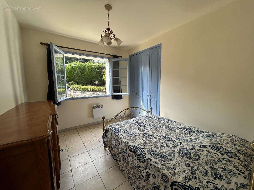 Maison 205 m² à Peymeinade  - photo 16