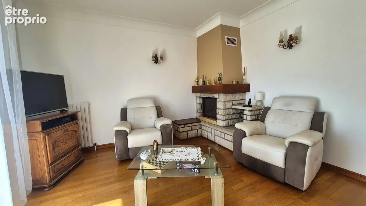 ARROS-DE-NAY, A VENDRE,  Maison de 168,5 m² sur une parcelle de 2063 m² - photo 5