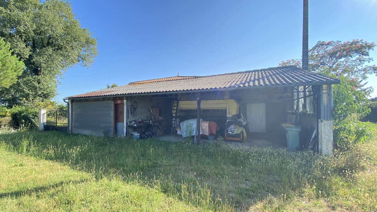 Maison à CHENAC-SAINT-SEURIN-D&#039;UZET