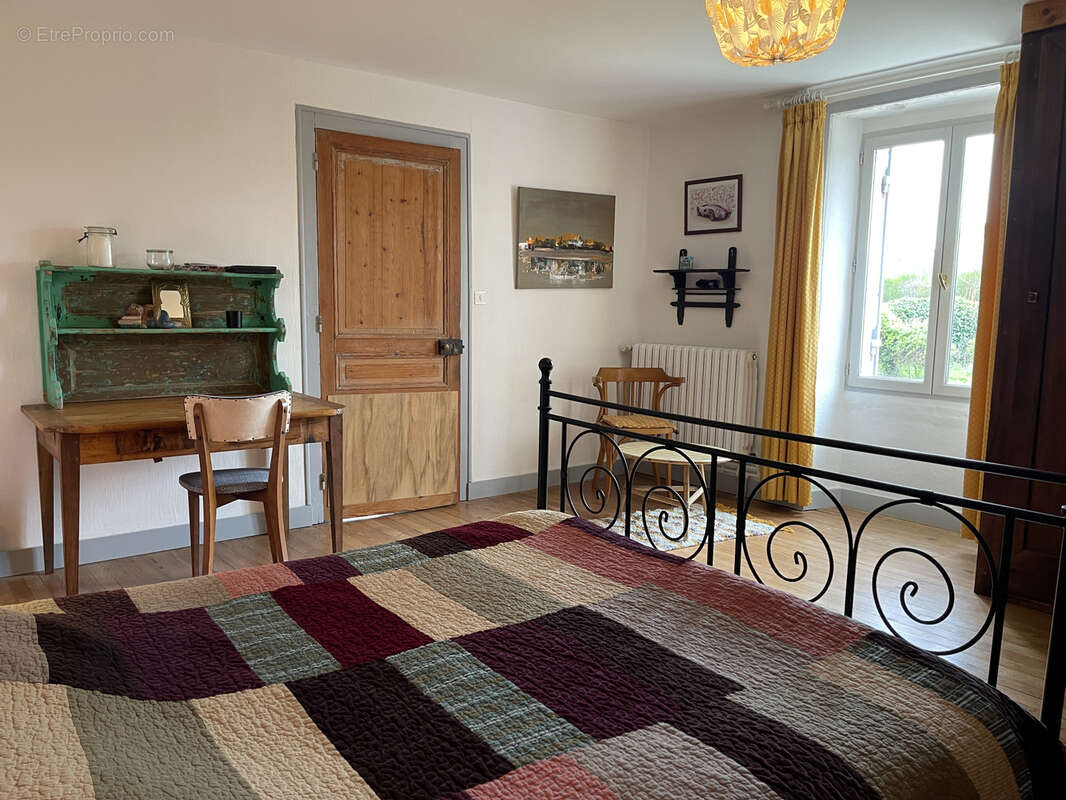 Maison à CHAMPCEVINEL