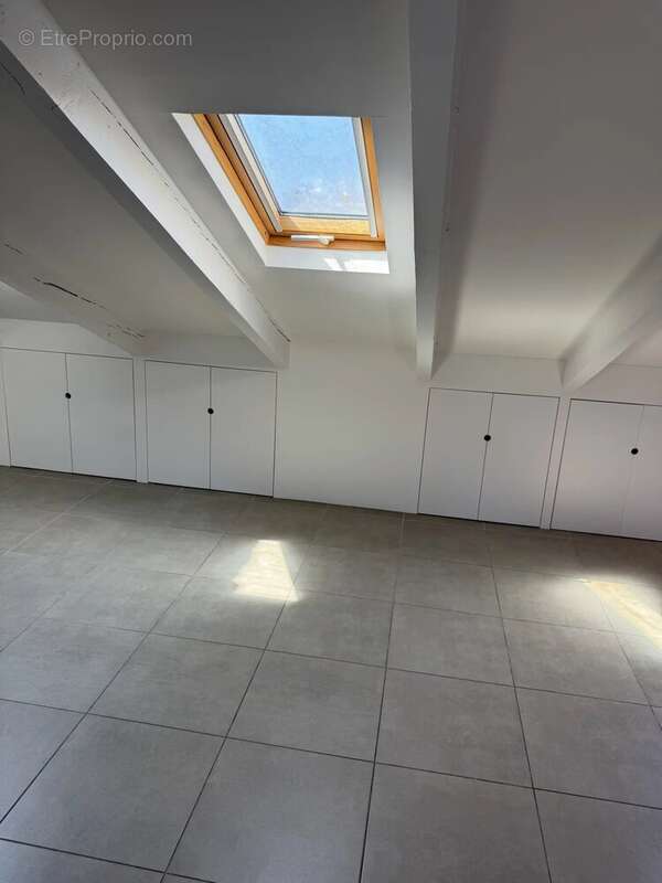 Nice rue foncet - grand studio mansarde - photo 15