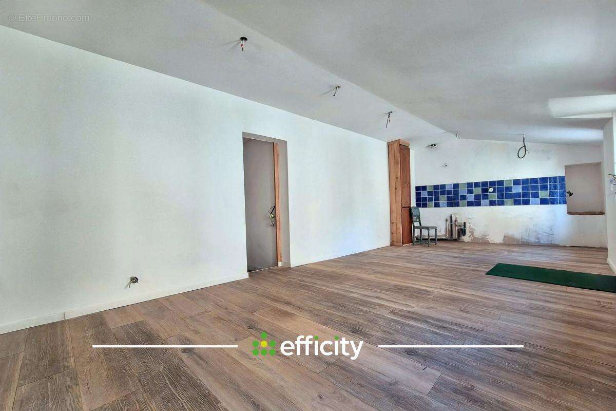 Maison à AUZAT-LA-COMBELLE