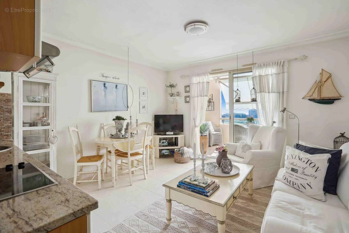 Appartement à MANDELIEU-LA-NAPOULE